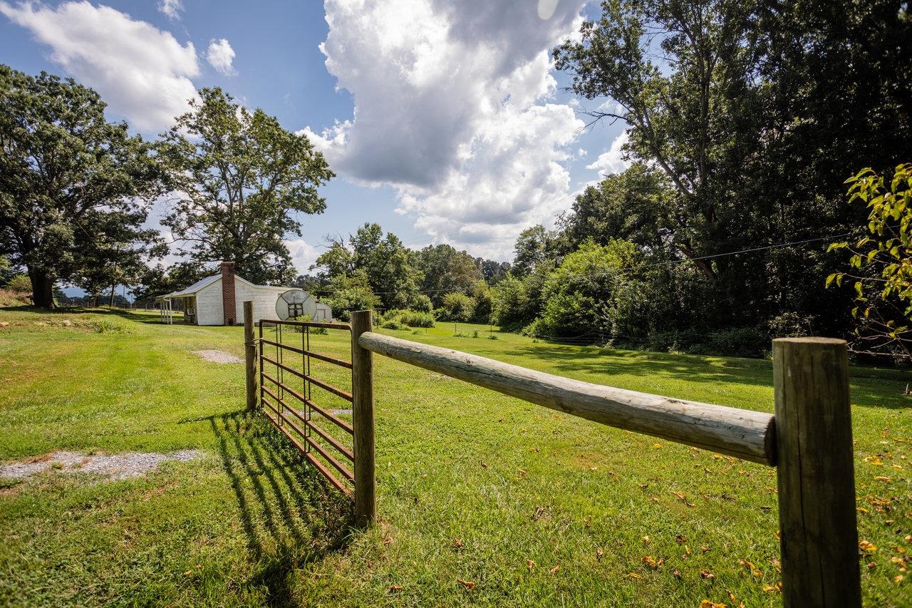 1557 RINACAS CORNER RD, SHENANDOAH, Virginia 22849, 2 Bedrooms Bedrooms, ,1 BathroomBathrooms,Residential,1557 RINACAS CORNER RD,668057 MLS # 668057