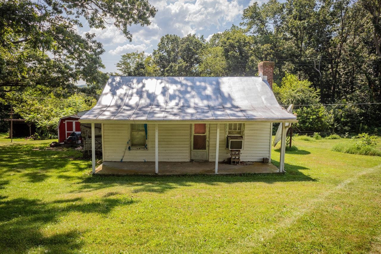 1557 RINACAS CORNER RD, SHENANDOAH, Virginia 22849, 2 Bedrooms Bedrooms, ,1 BathroomBathrooms,Residential,1557 RINACAS CORNER RD,668057 MLS # 668057