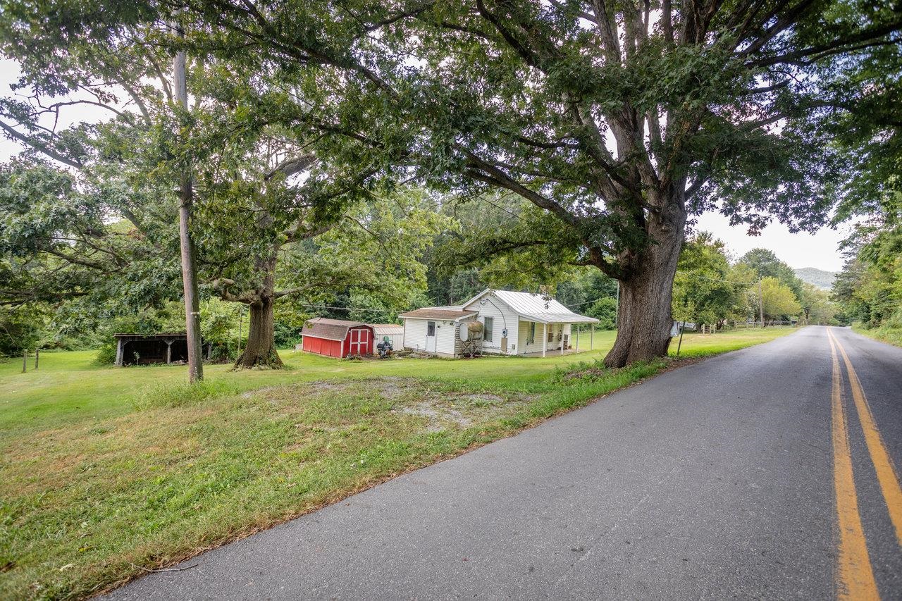 1557 RINACAS CORNER RD, SHENANDOAH, Virginia 22849, 2 Bedrooms Bedrooms, ,1 BathroomBathrooms,Residential,1557 RINACAS CORNER RD,668057 MLS # 668057