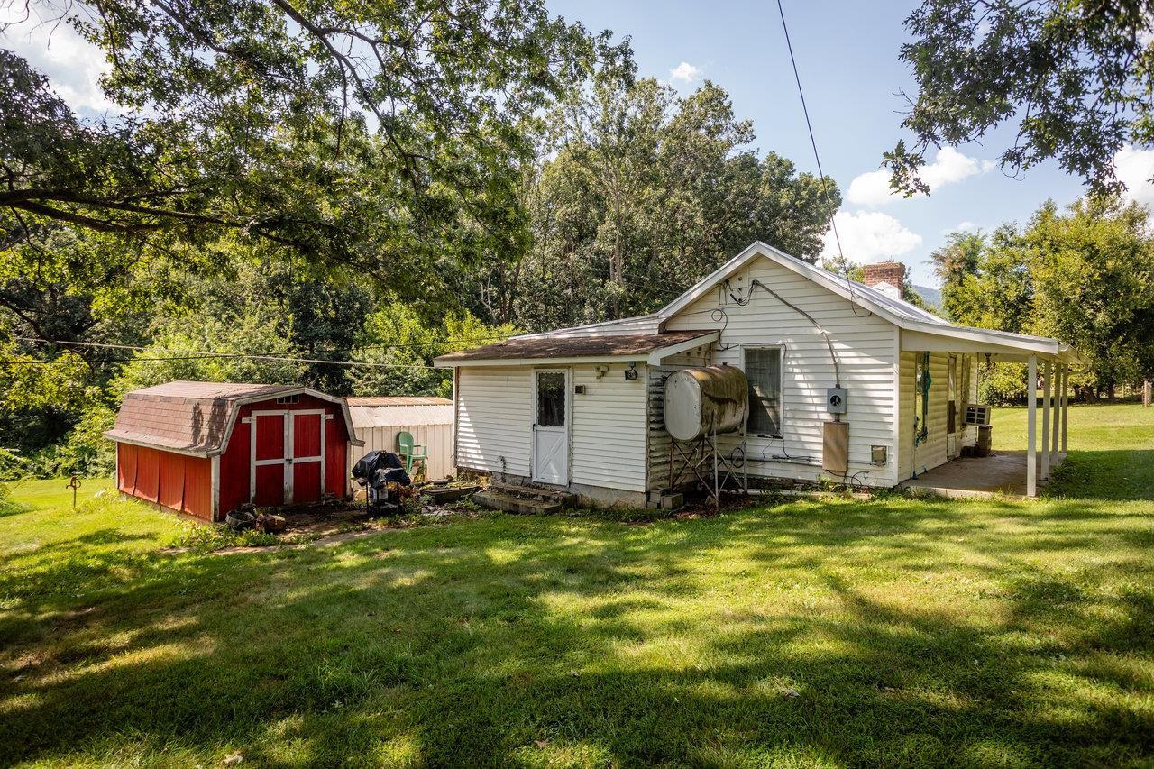 1557 RINACAS CORNER RD, SHENANDOAH, Virginia 22849, 2 Bedrooms Bedrooms, ,1 BathroomBathrooms,Residential,1557 RINACAS CORNER RD,668057 MLS # 668057