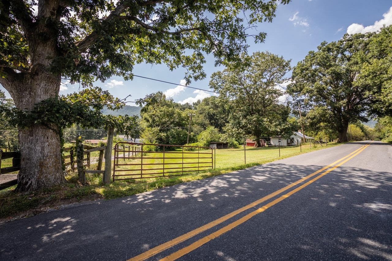 1557 RINACAS CORNER RD, SHENANDOAH, Virginia 22849, 2 Bedrooms Bedrooms, ,1 BathroomBathrooms,Residential,1557 RINACAS CORNER RD,668057 MLS # 668057