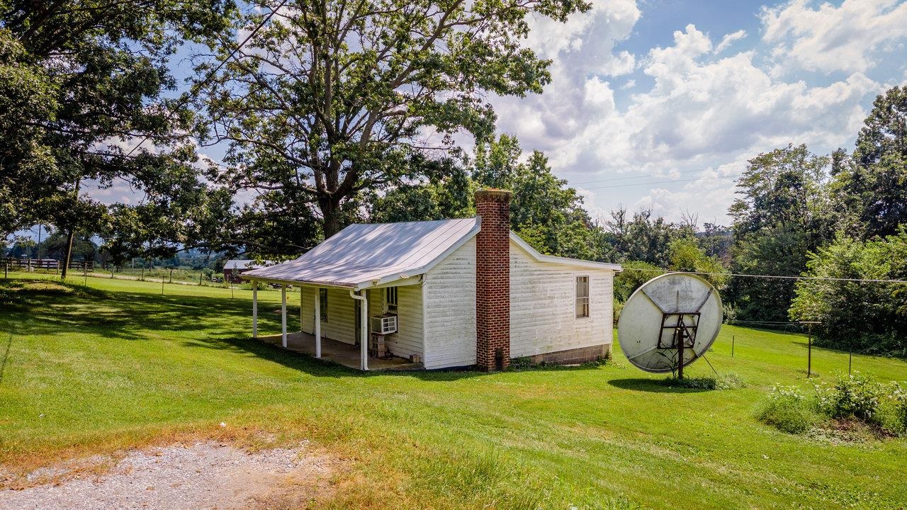 1557 RINACAS CORNER RD, SHENANDOAH, Virginia 22849, 2 Bedrooms Bedrooms, ,1 BathroomBathrooms,Residential,1557 RINACAS CORNER RD,668057 MLS # 668057