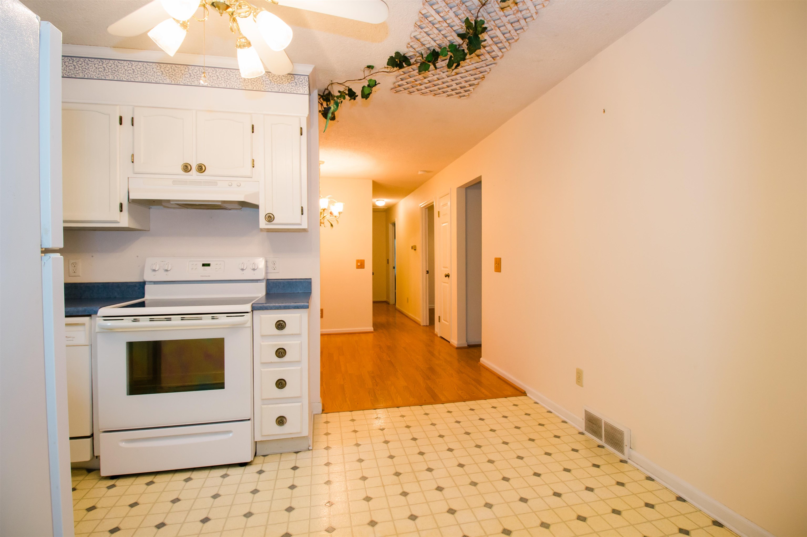 16 TAMELA CT, HARRISONBURG, Virginia 22801, 3 Bedrooms Bedrooms, ,2 BathroomsBathrooms,Residential,16 TAMELA CT,668061 MLS # 668061