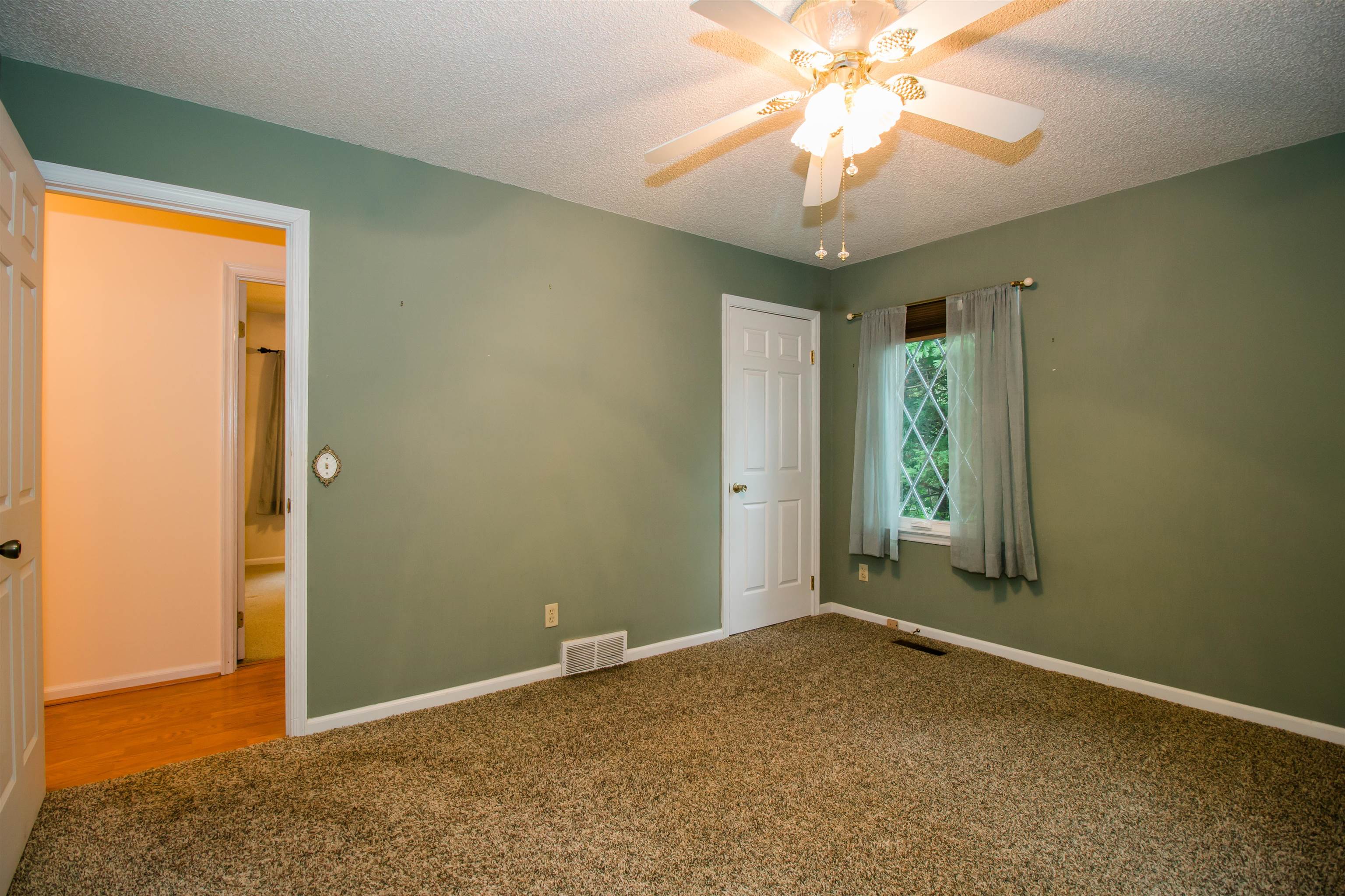 16 TAMELA CT, HARRISONBURG, Virginia 22801, 3 Bedrooms Bedrooms, ,2 BathroomsBathrooms,Residential,16 TAMELA CT,668061 MLS # 668061