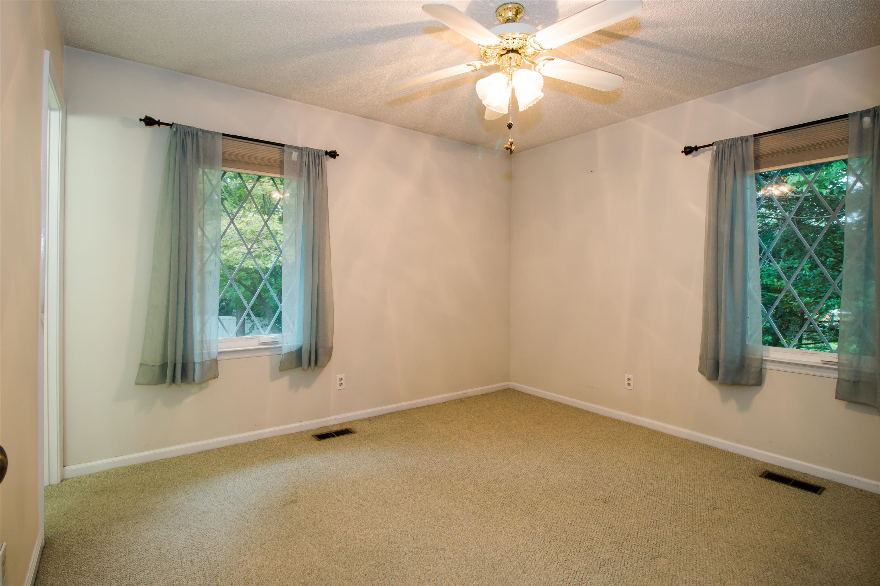 16 TAMELA CT, HARRISONBURG, Virginia 22801, 3 Bedrooms Bedrooms, ,2 BathroomsBathrooms,Residential,16 TAMELA CT,668061 MLS # 668061