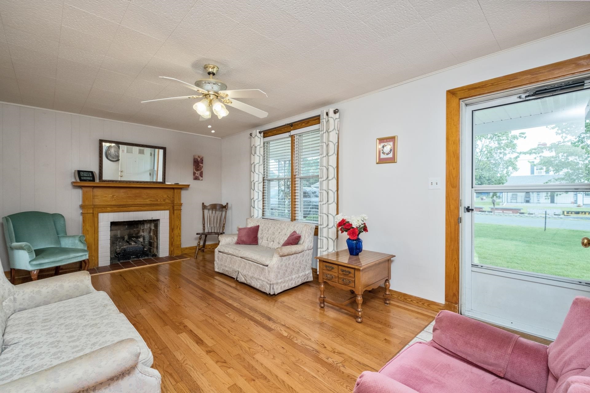 90 RIVERSIDE AVE, VERONA, Virginia 24482, 3 Bedrooms Bedrooms, ,1 BathroomBathrooms,Residential,90 RIVERSIDE AVE,668063 MLS # 668063