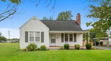 90 RIVERSIDE AVE, VERONA, Virginia 24482, 3 Bedrooms Bedrooms, ,1 BathroomBathrooms,Residential,90 RIVERSIDE AVE,668063 MLS # 668063