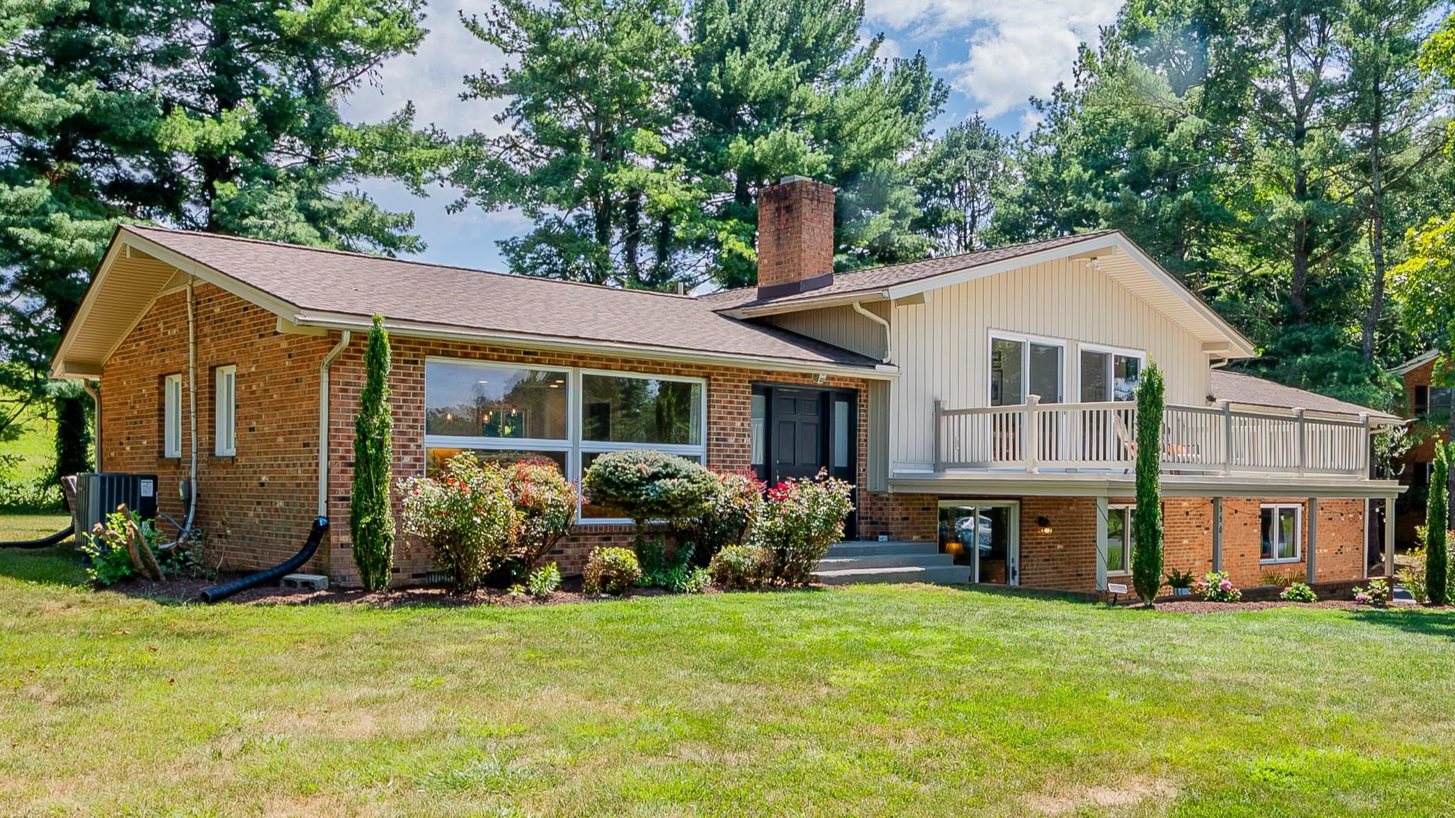 550 FAIRWAY DR, HARRISONBURG, Virginia 22802, 4 Bedrooms Bedrooms, ,3 BathroomsBathrooms,Residential,550 FAIRWAY DR,668065 MLS # 668065