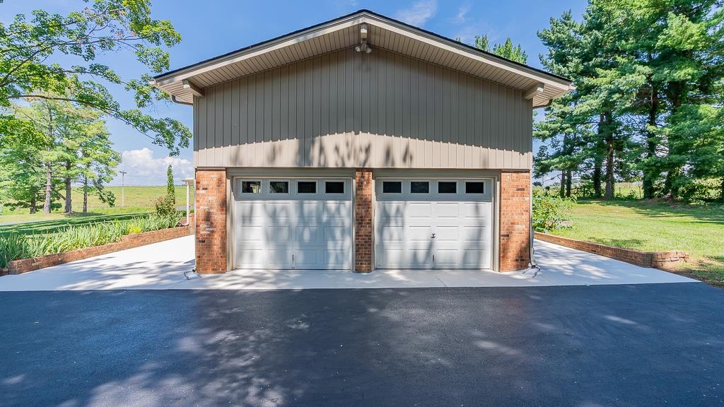 550 FAIRWAY DR, HARRISONBURG, Virginia 22802, 4 Bedrooms Bedrooms, ,3 BathroomsBathrooms,Residential,550 FAIRWAY DR,668065 MLS # 668065