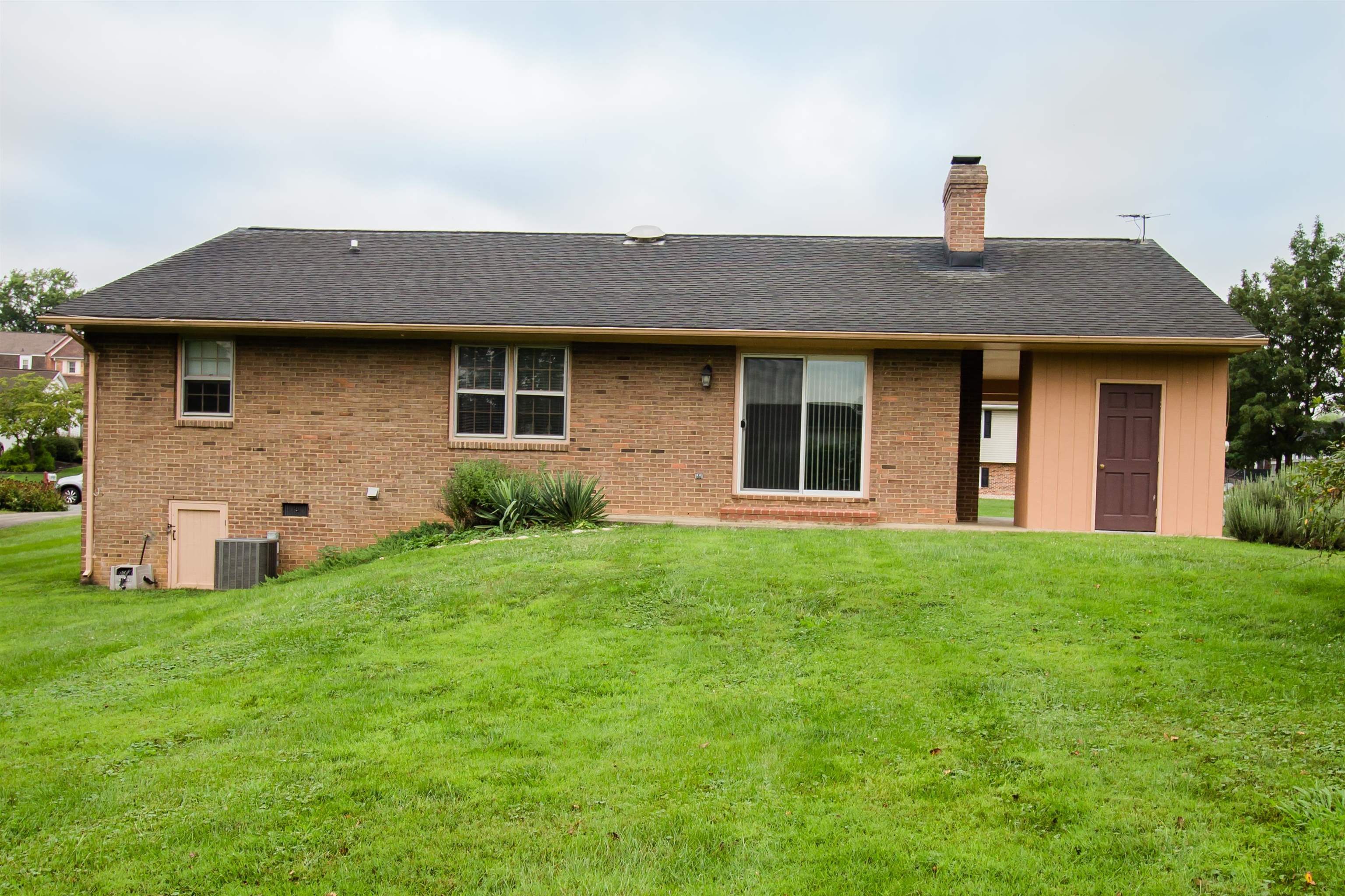 1065 BOBWHITE PL, HARRISONBURG, Virginia 22802, 3 Bedrooms Bedrooms, ,2 BathroomsBathrooms,Residential,1065 BOBWHITE PL,668077 MLS # 668077