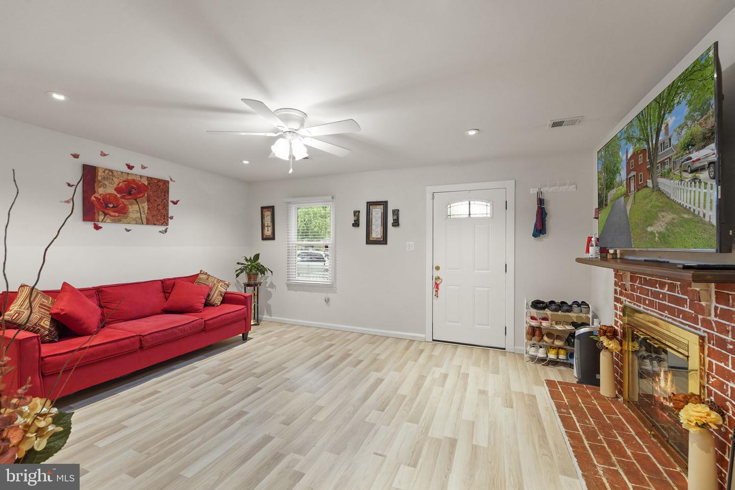 14106 MORRISON CT, WOODBRIDGE, Virginia 22193, 3 Bedrooms Bedrooms, ,2 BathroomsBathrooms,Residential,For sale,14106 MORRISON CT,VAPW2100076 MLS # VAPW2100076