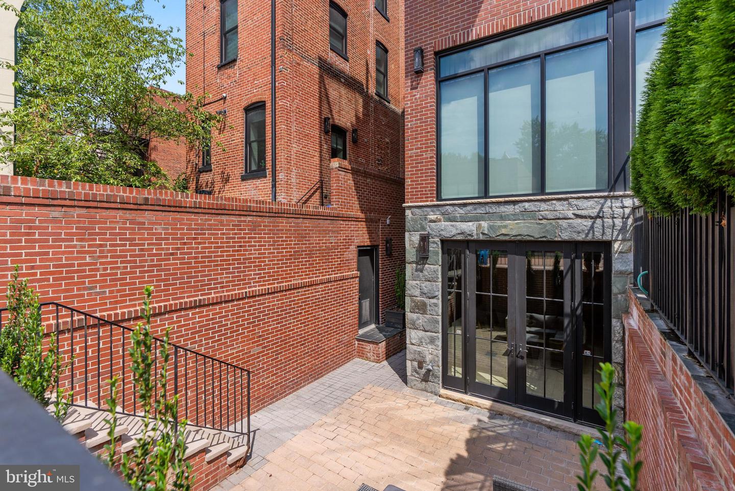 1310 Q ST NW #4, WASHINGTON, District Of Columbia 20009, 3 Bedrooms Bedrooms, ,2 BathroomsBathrooms,Residential,For sale,1310 Q ST NW #4,DCDC2213522 MLS # DCDC2213522