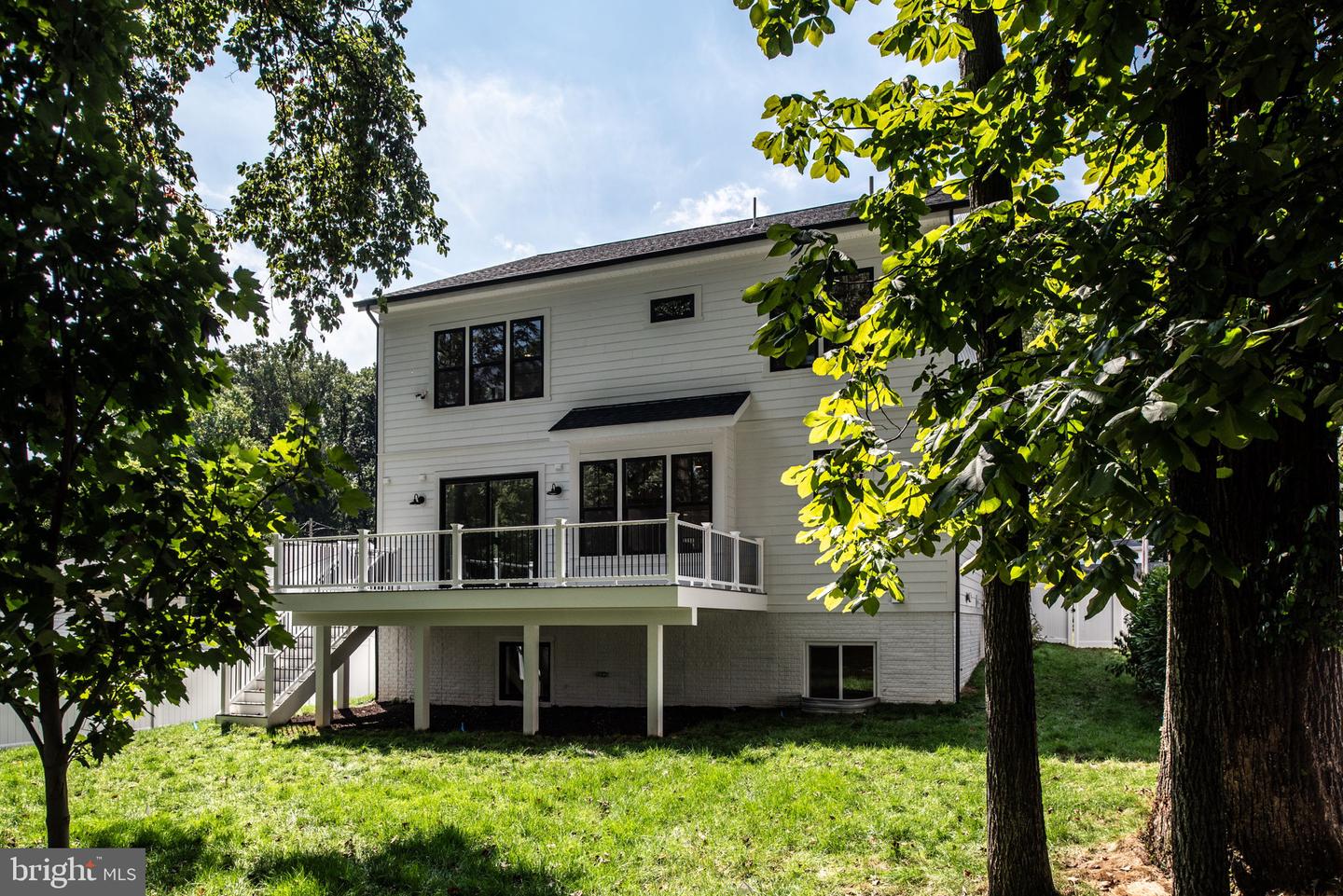 1012 HILLCREST DR SW, VIENNA, Virginia 22180, 4 Bedrooms Bedrooms, ,4 BathroomsBathrooms,Residential,For sale,1012 HILLCREST DR SW,VAFX2259872 MLS # VAFX2259872