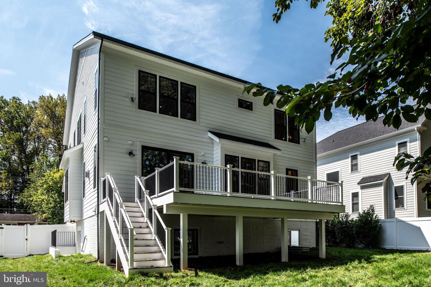 1012 HILLCREST DR SW, VIENNA, Virginia 22180, 4 Bedrooms Bedrooms, ,4 BathroomsBathrooms,Residential,For sale,1012 HILLCREST DR SW,VAFX2259872 MLS # VAFX2259872
