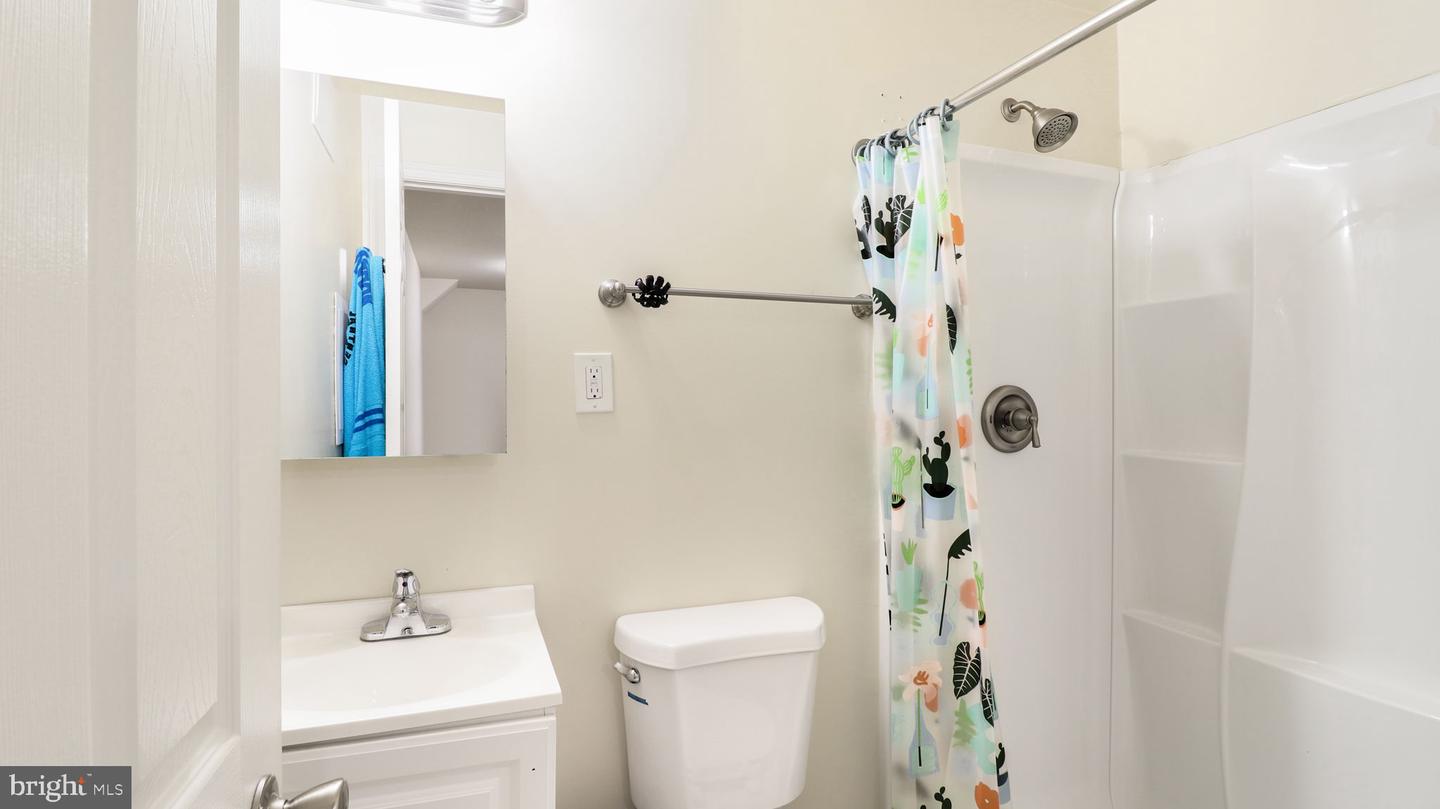 17948 MILROY DR, DUMFRIES, Virginia 22026, 3 Bedrooms Bedrooms, ,3 BathroomsBathrooms,Residential,For sale,17948 MILROY DR,VAPW2101648 MLS # VAPW2101648