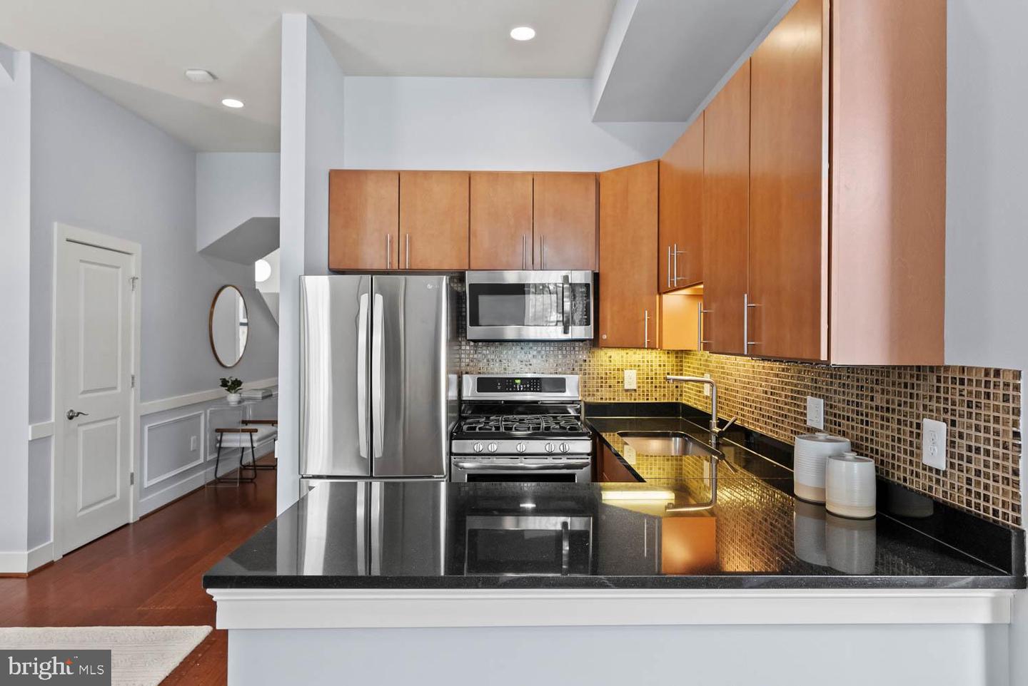 902 T ST NW #A, WASHINGTON, District Of Columbia 20001, 2 Bedrooms Bedrooms, ,2 BathroomsBathrooms,Residential,For sale,902 T ST NW #A,DCDC2215638 MLS # DCDC2215638