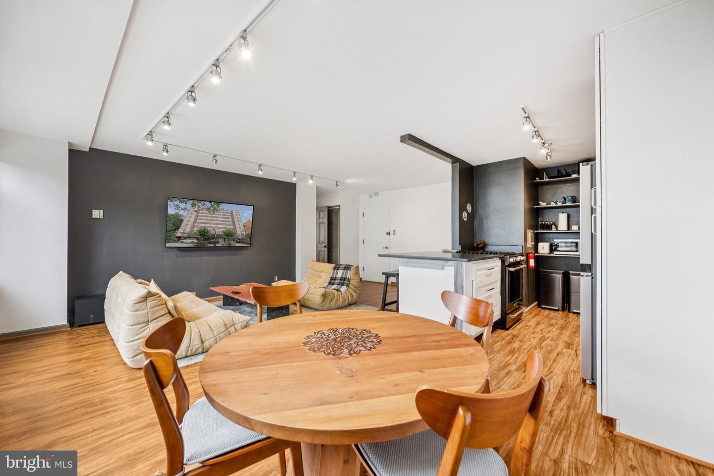 1545 18TH ST NW #403, WASHINGTON, District Of Columbia 20036, 1 Bedroom Bedrooms, ,1 BathroomBathrooms,Residential,For sale,1545 18TH ST NW #403,DCDC2216030 MLS # DCDC2216030