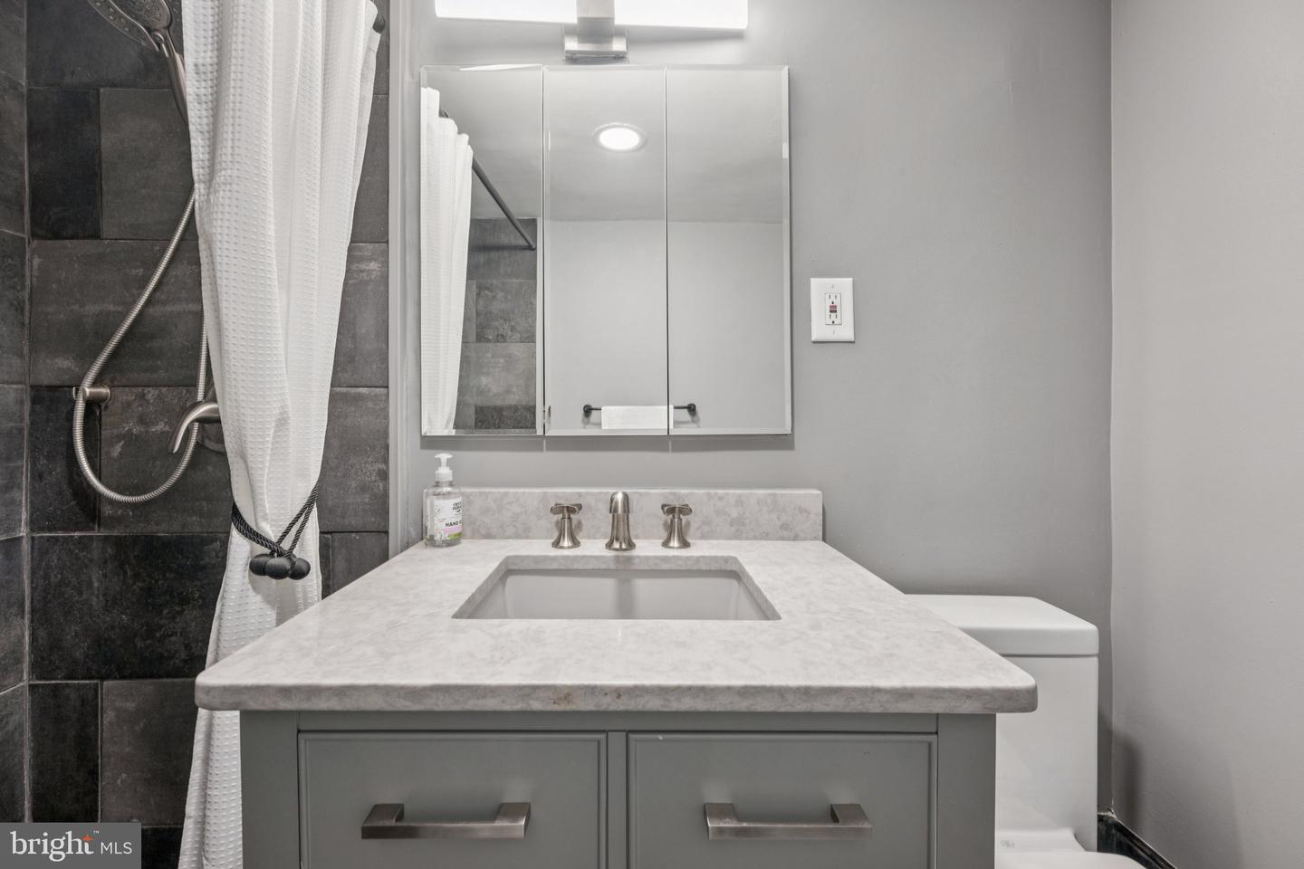 1545 18TH ST NW #403, WASHINGTON, District Of Columbia 20036, 1 Bedroom Bedrooms, ,1 BathroomBathrooms,Residential,For sale,1545 18TH ST NW #403,DCDC2216030 MLS # DCDC2216030