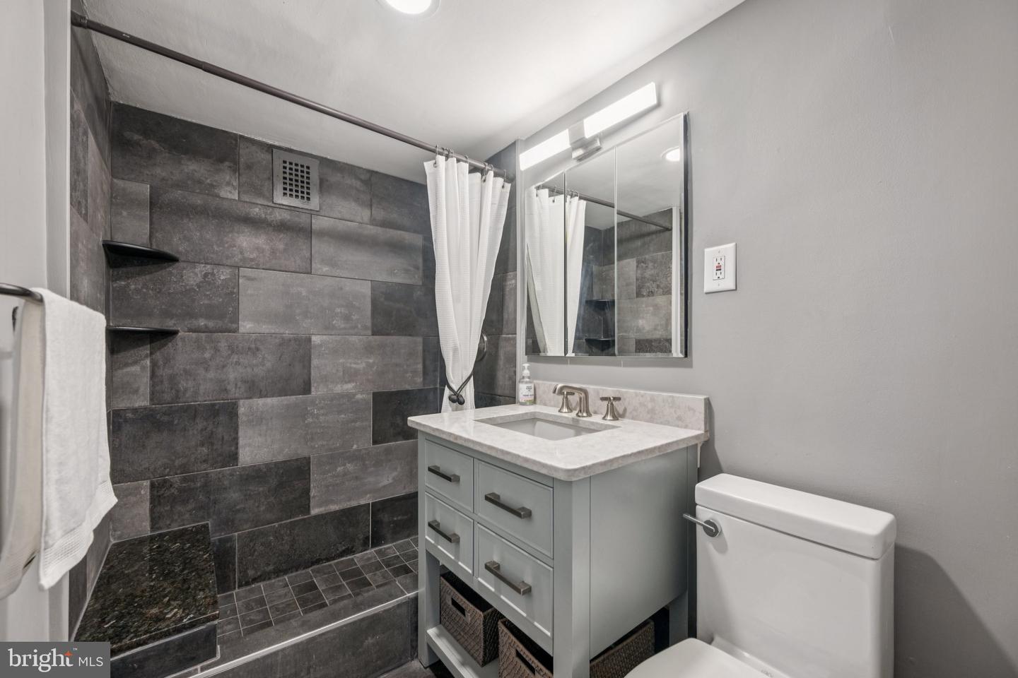 1545 18TH ST NW #403, WASHINGTON, District Of Columbia 20036, 1 Bedroom Bedrooms, ,1 BathroomBathrooms,Residential,For sale,1545 18TH ST NW #403,DCDC2216030 MLS # DCDC2216030