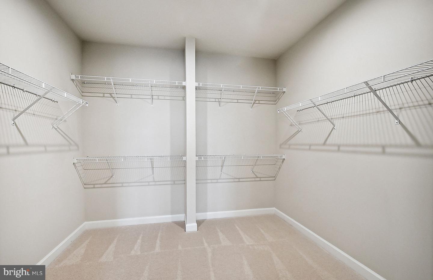 5800 MOONSTONE WAY #105, HAYMARKET, Virginia 20169, 2 Bedrooms Bedrooms, ,2 BathroomsBathrooms,Residential,For sale,5800 MOONSTONE WAY #105,VAPW2102114 MLS # VAPW2102114