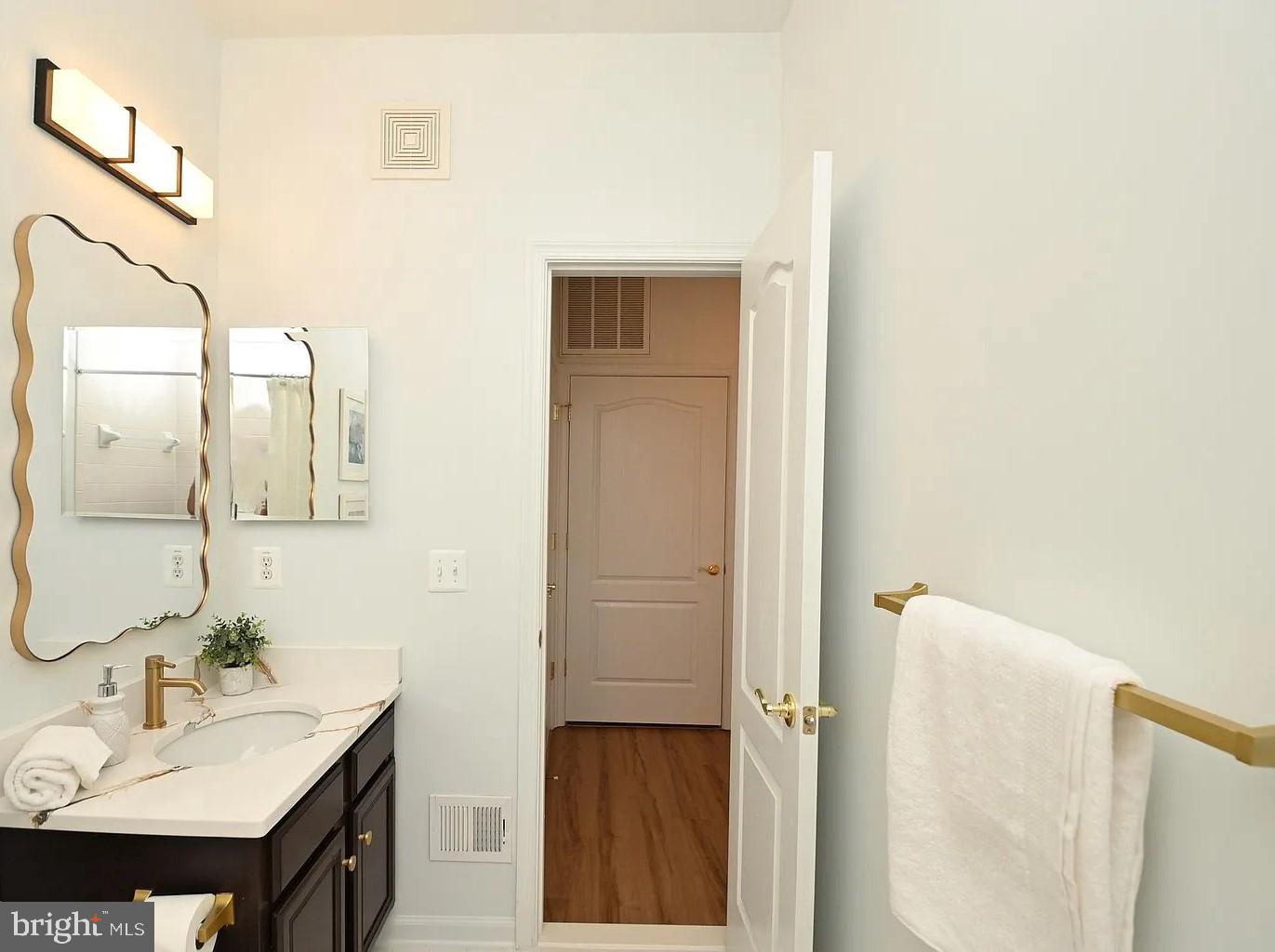 14585 MARLOW ST, GAINESVILLE, Virginia 20155, 2 Bedrooms Bedrooms, ,2 BathroomsBathrooms,Residential,For sale,14585 MARLOW ST,VAPW2102116 MLS # VAPW2102116