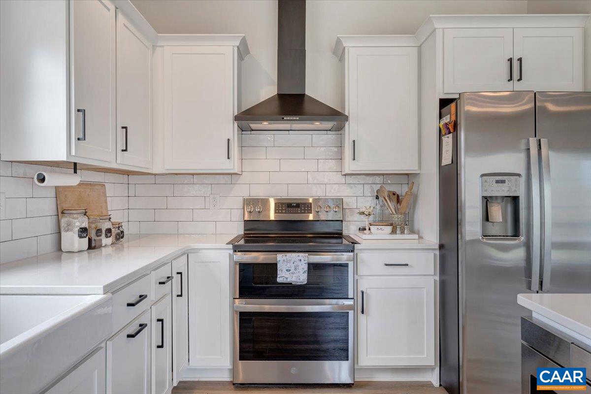 111 RETREAT LN, HUDDLESTON, Virginia 24104, 3 Bedrooms Bedrooms, ,2 BathroomsBathrooms,Residential,For sale,111 RETREAT LN,668071 MLS # 668071