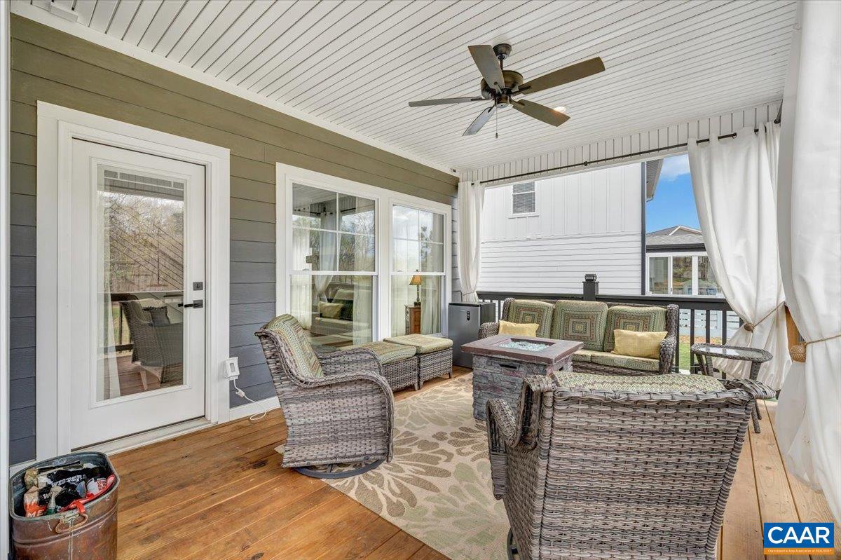 111 RETREAT LN, HUDDLESTON, Virginia 24104, 3 Bedrooms Bedrooms, ,2 BathroomsBathrooms,Residential,For sale,111 RETREAT LN,668071 MLS # 668071