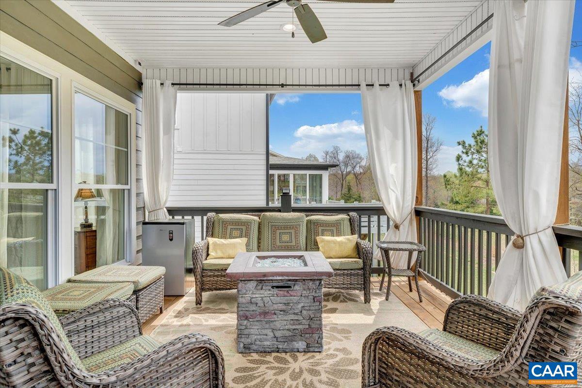 111 RETREAT LN, HUDDLESTON, Virginia 24104, 3 Bedrooms Bedrooms, ,2 BathroomsBathrooms,Residential,For sale,111 RETREAT LN,668071 MLS # 668071