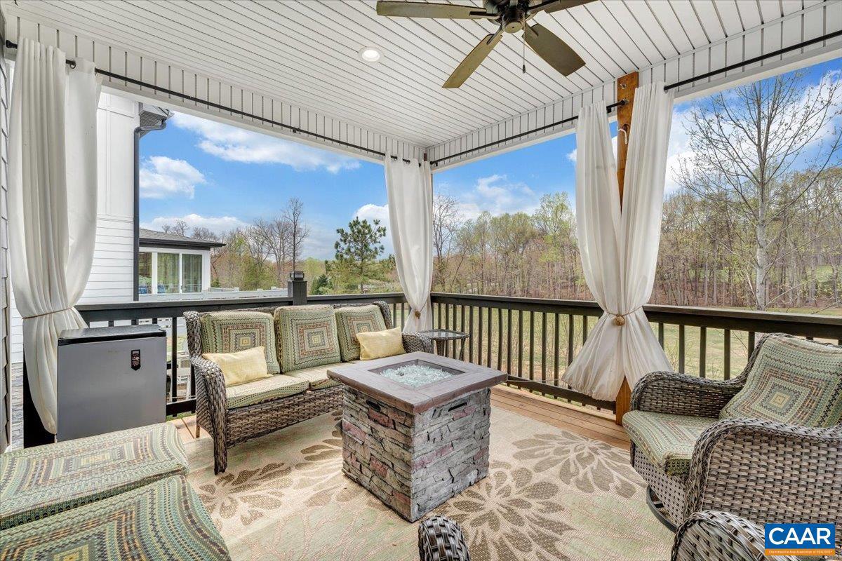 111 RETREAT LN, HUDDLESTON, Virginia 24104, 3 Bedrooms Bedrooms, ,2 BathroomsBathrooms,Residential,For sale,111 RETREAT LN,668071 MLS # 668071