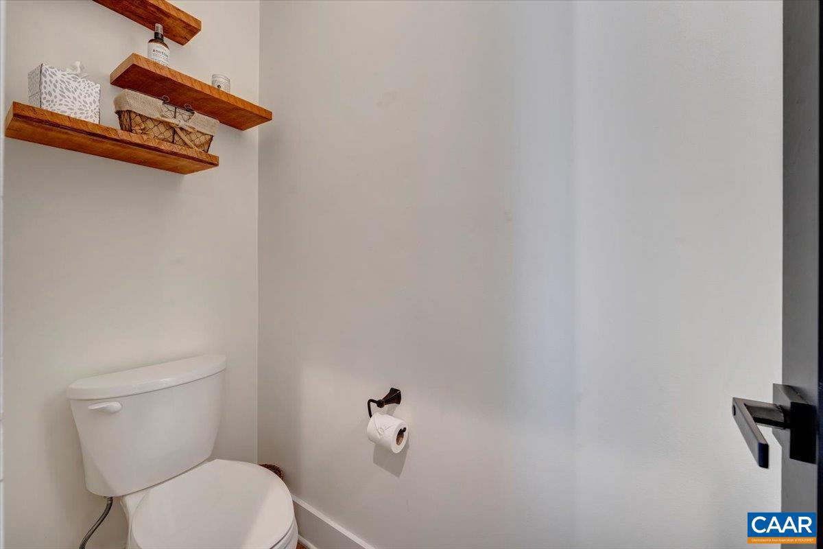 111 RETREAT LN, HUDDLESTON, Virginia 24104, 3 Bedrooms Bedrooms, ,2 BathroomsBathrooms,Residential,For sale,111 RETREAT LN,668071 MLS # 668071
