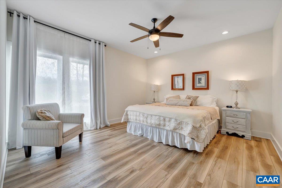 111 RETREAT LN, HUDDLESTON, Virginia 24104, 3 Bedrooms Bedrooms, ,2 BathroomsBathrooms,Residential,For sale,111 RETREAT LN,668071 MLS # 668071
