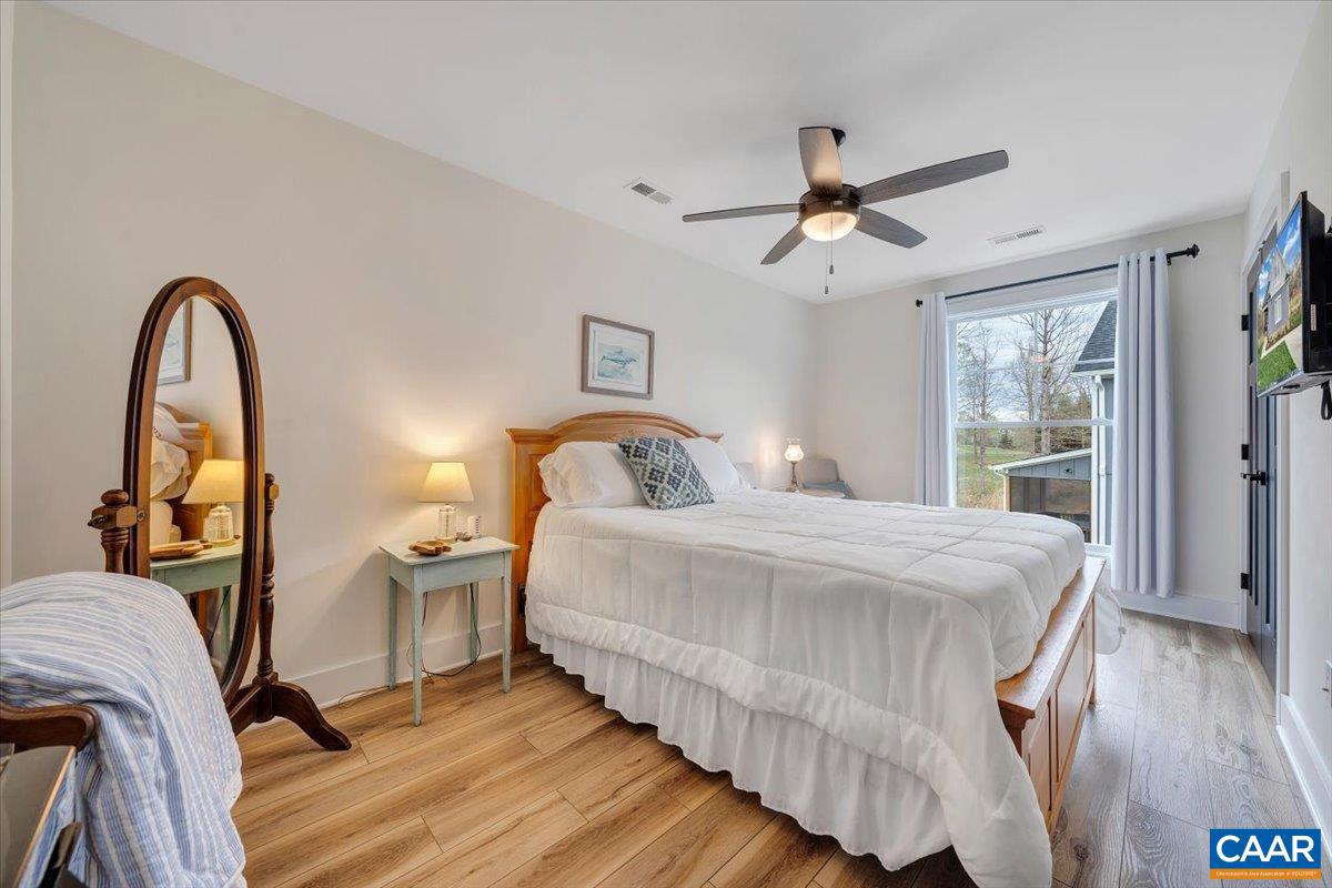 111 RETREAT LN, HUDDLESTON, Virginia 24104, 3 Bedrooms Bedrooms, ,2 BathroomsBathrooms,Residential,For sale,111 RETREAT LN,668071 MLS # 668071