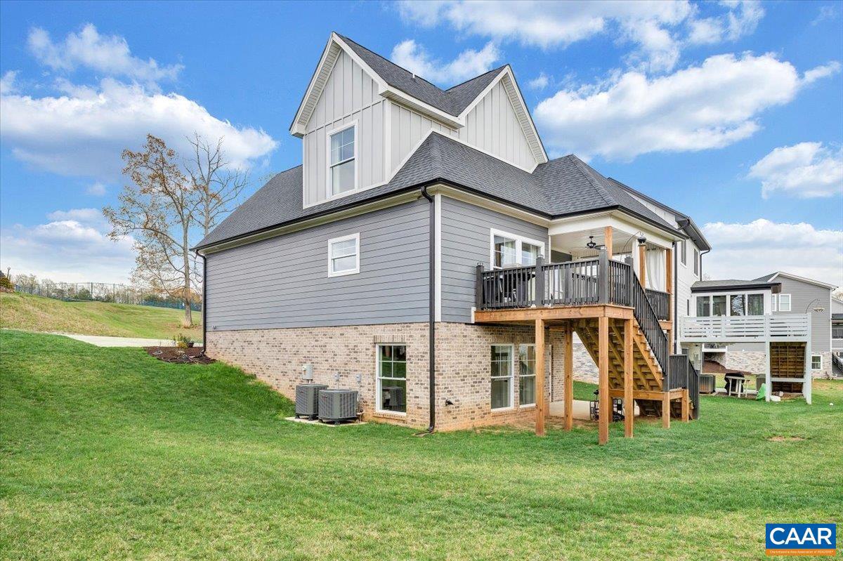 111 RETREAT LN, HUDDLESTON, Virginia 24104, 3 Bedrooms Bedrooms, ,2 BathroomsBathrooms,Residential,For sale,111 RETREAT LN,668071 MLS # 668071
