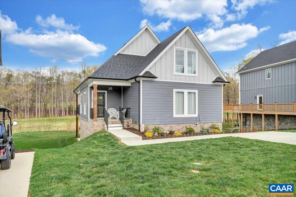 111 RETREAT LN, HUDDLESTON, Virginia 24104, 3 Bedrooms Bedrooms, ,2 BathroomsBathrooms,Residential,For sale,111 RETREAT LN,668071 MLS # 668071