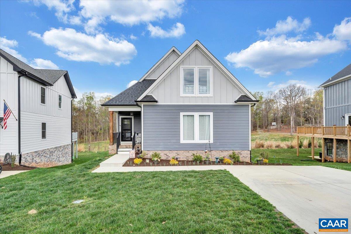 111 RETREAT LN, HUDDLESTON, Virginia 24104, 3 Bedrooms Bedrooms, ,2 BathroomsBathrooms,Residential,For sale,111 RETREAT LN,668071 MLS # 668071