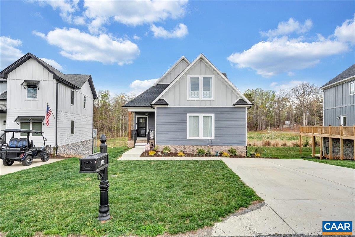 111 RETREAT LN, HUDDLESTON, Virginia 24104, 3 Bedrooms Bedrooms, ,2 BathroomsBathrooms,Residential,For sale,111 RETREAT LN,668071 MLS # 668071