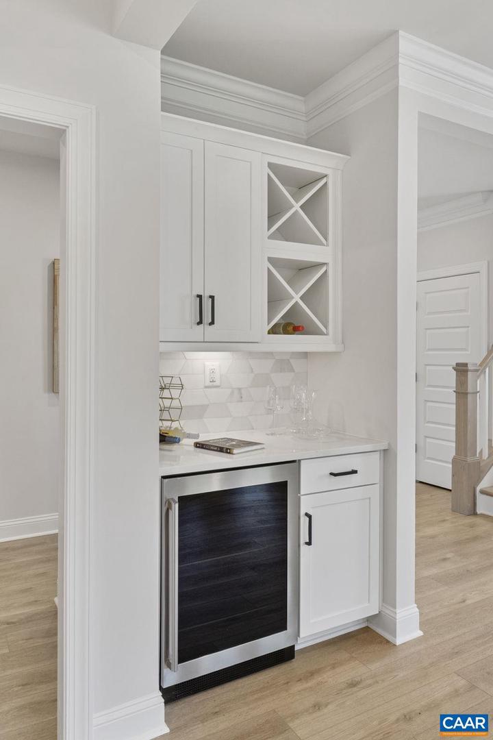 10 SABLEWOOD DR, CHARLOTTESVILLE, Virginia 22911, 4 Bedrooms Bedrooms, ,3 BathroomsBathrooms,Residential,For sale,10 SABLEWOOD DR,668079 MLS # 668079