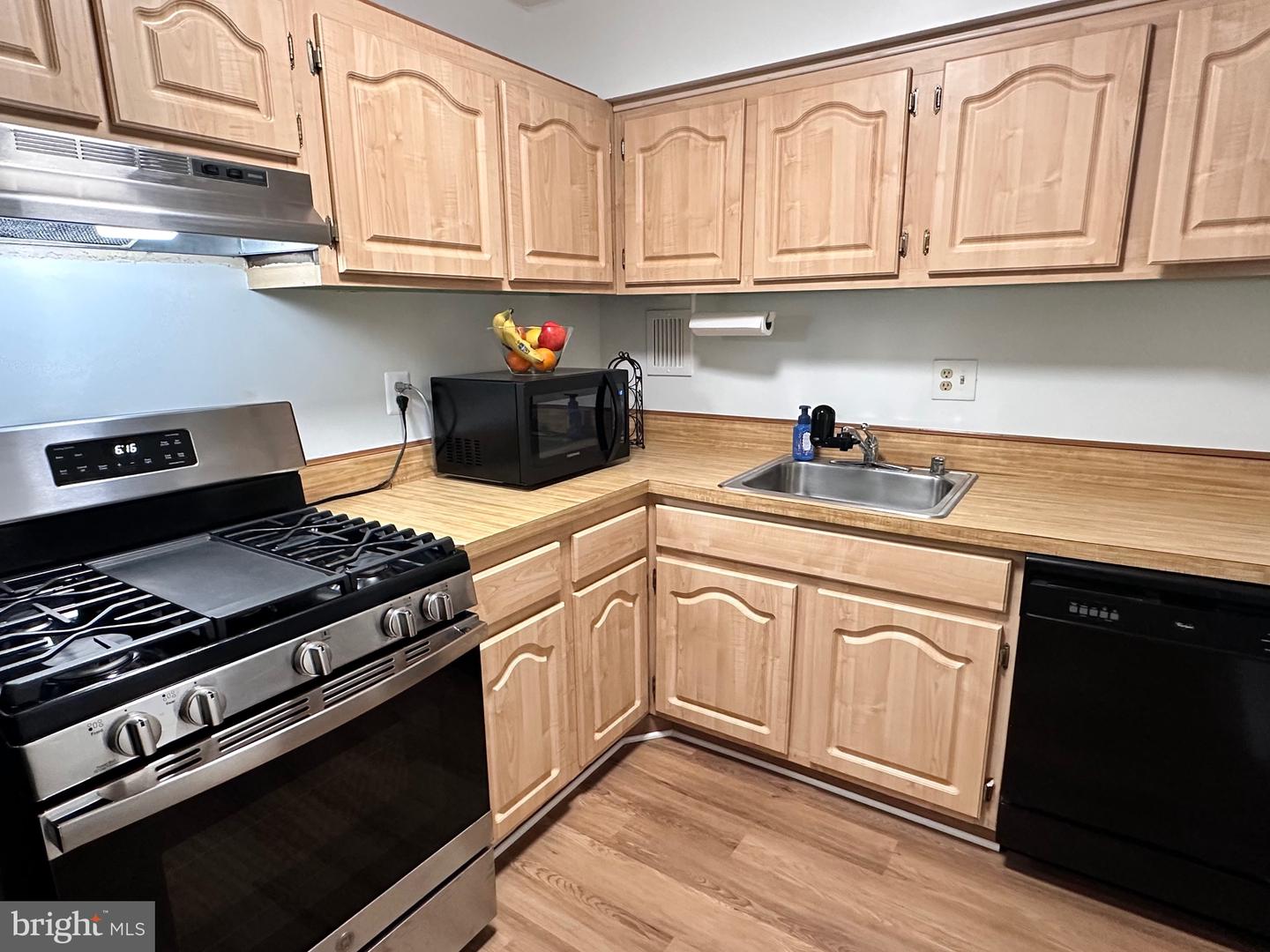 2626 FORT FARNSWORTH RD #200 (2B), ALEXANDRIA, Virginia 22303, 2 Bedrooms Bedrooms, ,1 BathroomBathrooms,Residential,For sale,2626 FORT FARNSWORTH RD #200 (2B),VAFX2233826 MLS # VAFX2233826