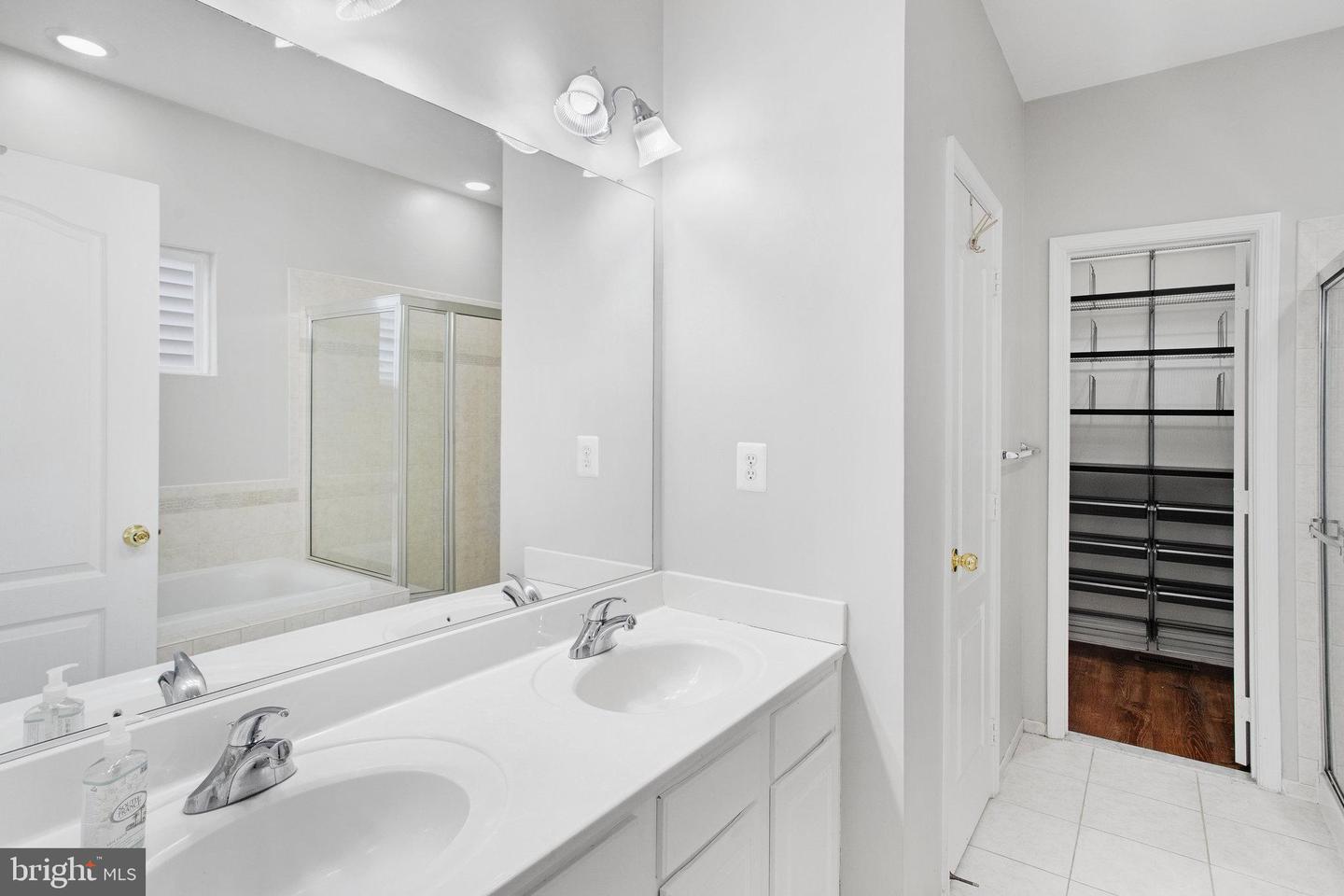 16462 KENNEWEG CT, WOODBRIDGE, Virginia 22191, 3 Bedrooms Bedrooms, ,3 BathroomsBathrooms,Residential,For sale,16462 KENNEWEG CT,VAPW2092684 MLS # VAPW2092684