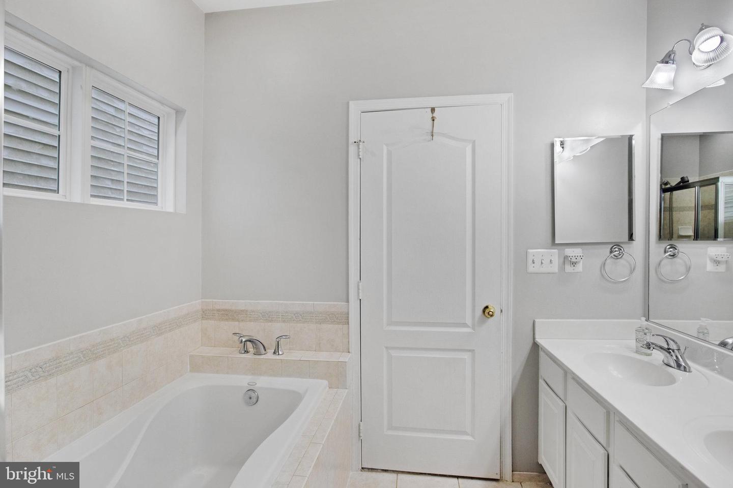 16462 KENNEWEG CT, WOODBRIDGE, Virginia 22191, 3 Bedrooms Bedrooms, ,3 BathroomsBathrooms,Residential,For sale,16462 KENNEWEG CT,VAPW2092684 MLS # VAPW2092684