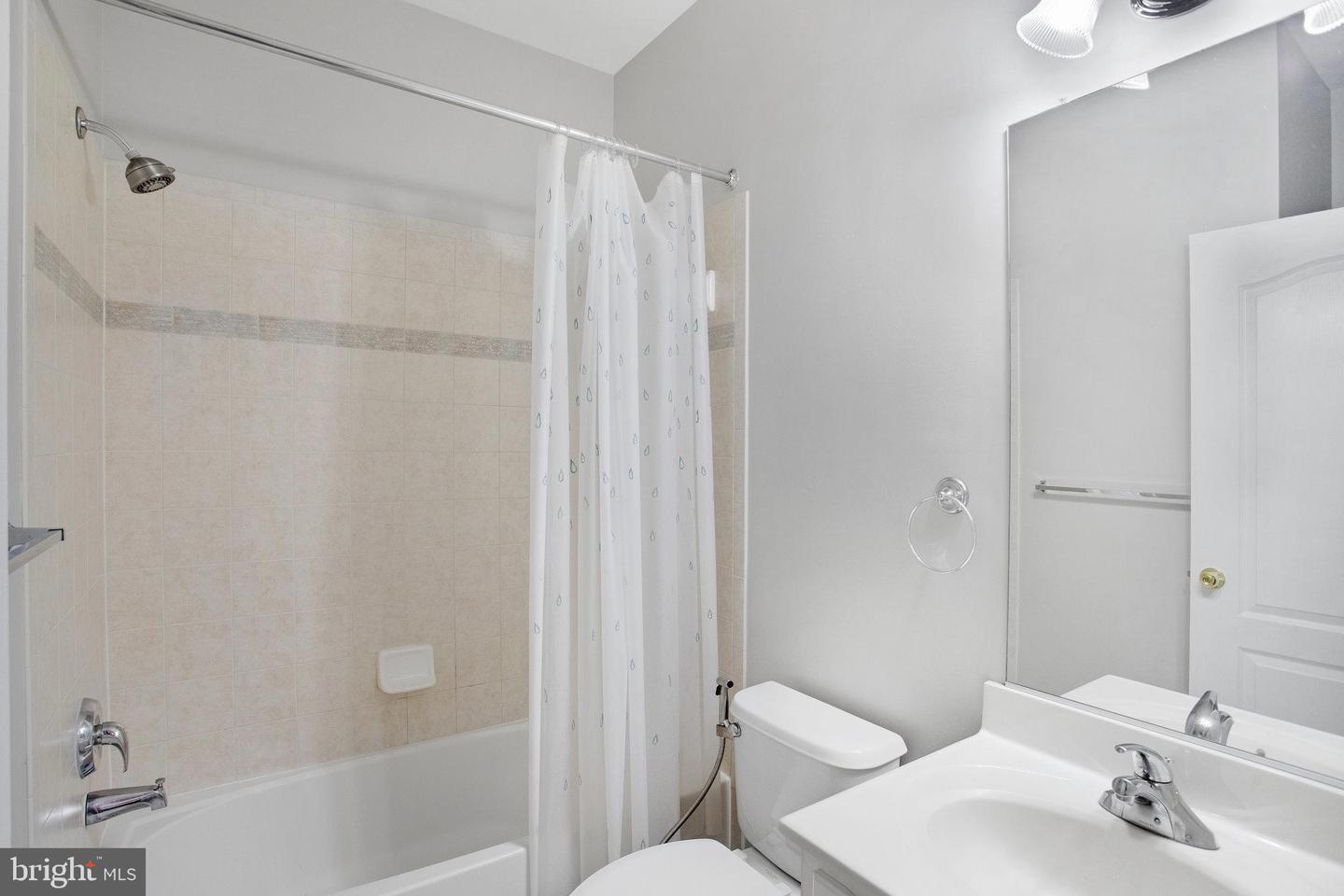 16462 KENNEWEG CT, WOODBRIDGE, Virginia 22191, 3 Bedrooms Bedrooms, ,3 BathroomsBathrooms,Residential,For sale,16462 KENNEWEG CT,VAPW2092684 MLS # VAPW2092684