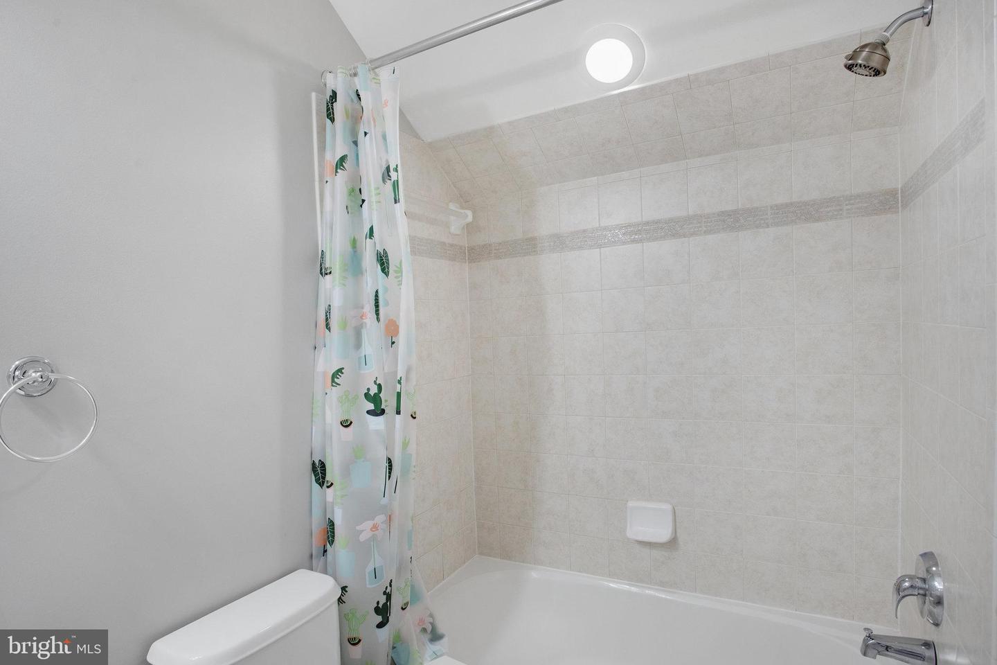 16462 KENNEWEG CT, WOODBRIDGE, Virginia 22191, 3 Bedrooms Bedrooms, ,3 BathroomsBathrooms,Residential,For sale,16462 KENNEWEG CT,VAPW2092684 MLS # VAPW2092684