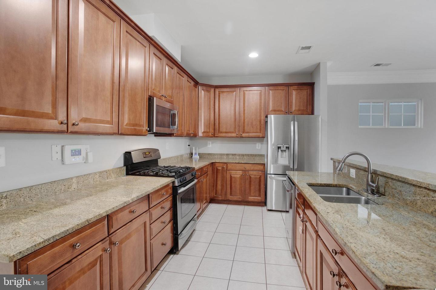 16462 KENNEWEG CT, WOODBRIDGE, Virginia 22191, 3 Bedrooms Bedrooms, ,3 BathroomsBathrooms,Residential,For sale,16462 KENNEWEG CT,VAPW2092684 MLS # VAPW2092684