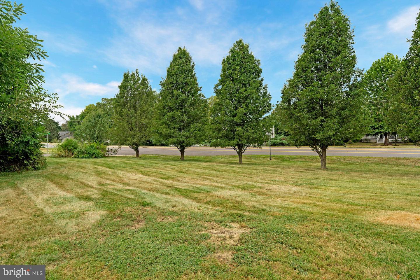 11 S BERLIN PIKE, LOVETTSVILLE, Virginia 20180, 2 Bedrooms Bedrooms, ,1 BathroomBathrooms,Residential,For sale,11 S BERLIN PIKE,VALO2096488 MLS # VALO2096488
