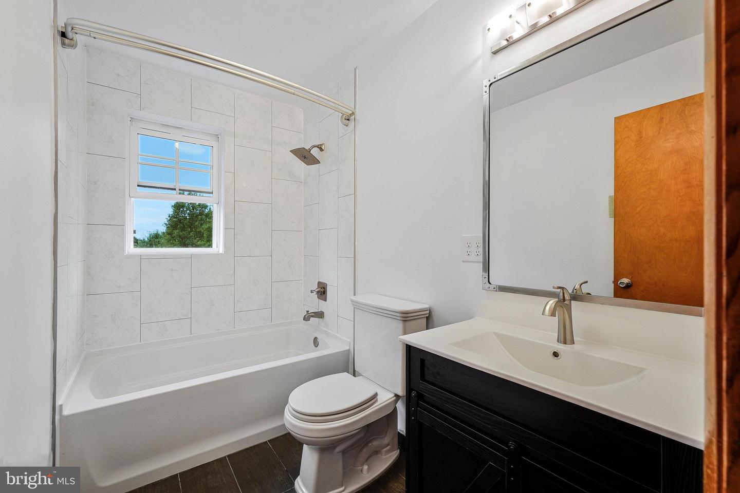 11 S BERLIN PIKE, LOVETTSVILLE, Virginia 20180, 2 Bedrooms Bedrooms, ,1 BathroomBathrooms,Residential,For sale,11 S BERLIN PIKE,VALO2096488 MLS # VALO2096488
