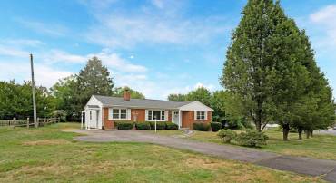 11 S BERLIN PIKE, LOVETTSVILLE, Virginia 20180, 2 Bedrooms Bedrooms, ,1 BathroomBathrooms,Residential,For sale,11 S BERLIN PIKE,VALO2096488 MLS # VALO2096488
