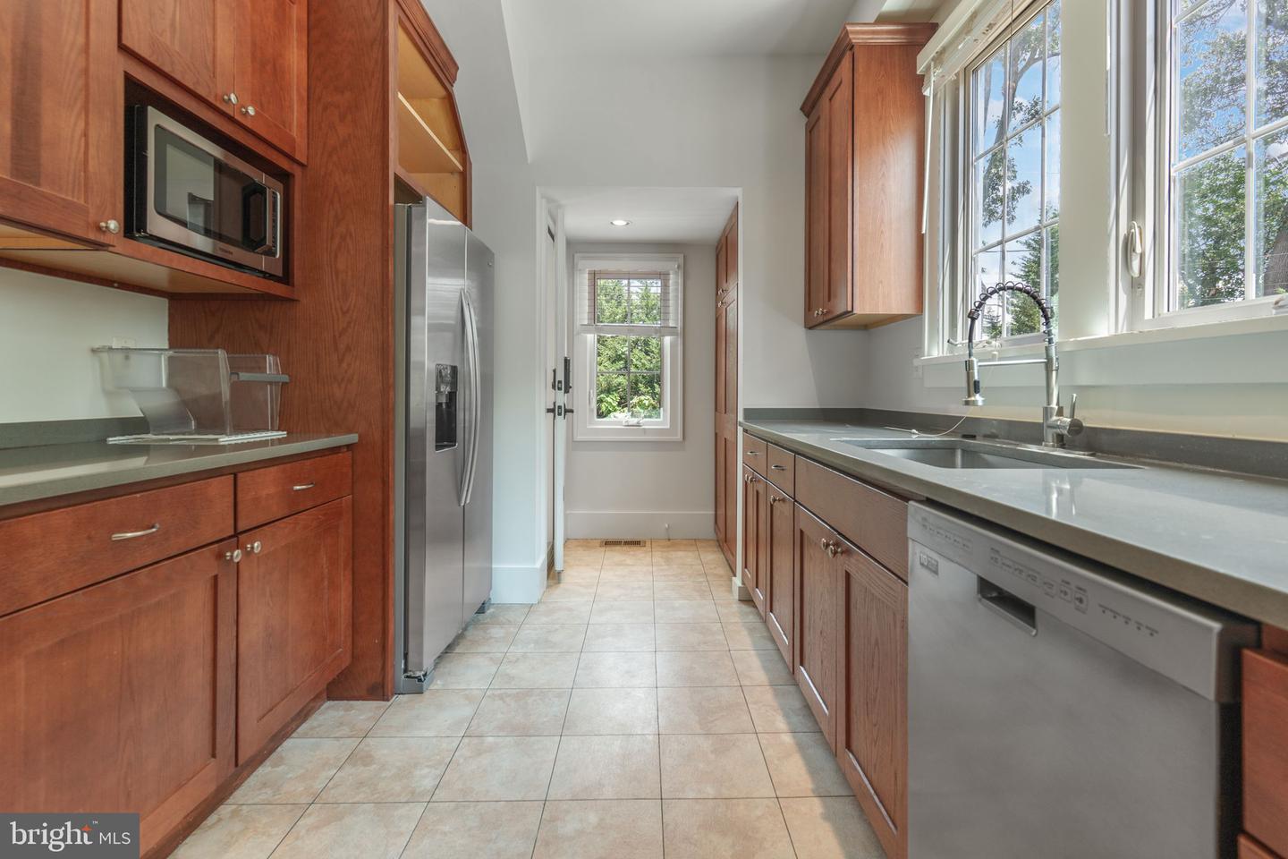 2629 WASHINGTON BLVD, ARLINGTON, Virginia 22201, 5 Bedrooms Bedrooms, ,3 BathroomsBathrooms,Residential,For sale,2629 WASHINGTON BLVD,VAAR2059484 MLS # VAAR2059484