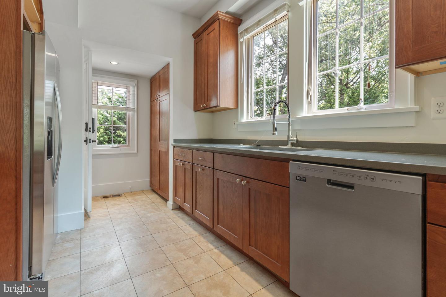 2629 WASHINGTON BLVD, ARLINGTON, Virginia 22201, 5 Bedrooms Bedrooms, ,3 BathroomsBathrooms,Residential,For sale,2629 WASHINGTON BLVD,VAAR2059484 MLS # VAAR2059484