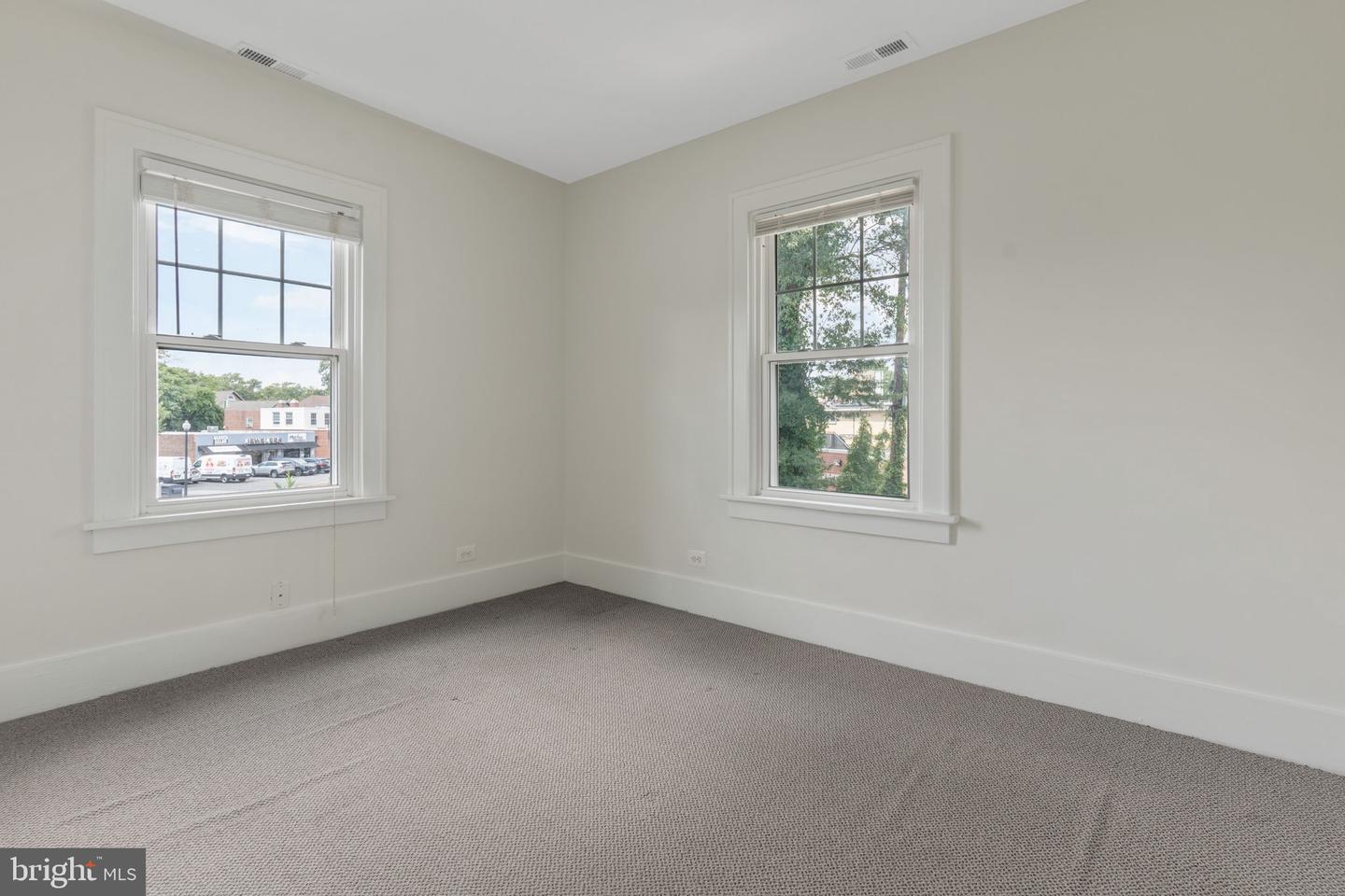 2629 WASHINGTON BLVD, ARLINGTON, Virginia 22201, 5 Bedrooms Bedrooms, ,3 BathroomsBathrooms,Residential,For sale,2629 WASHINGTON BLVD,VAAR2059484 MLS # VAAR2059484