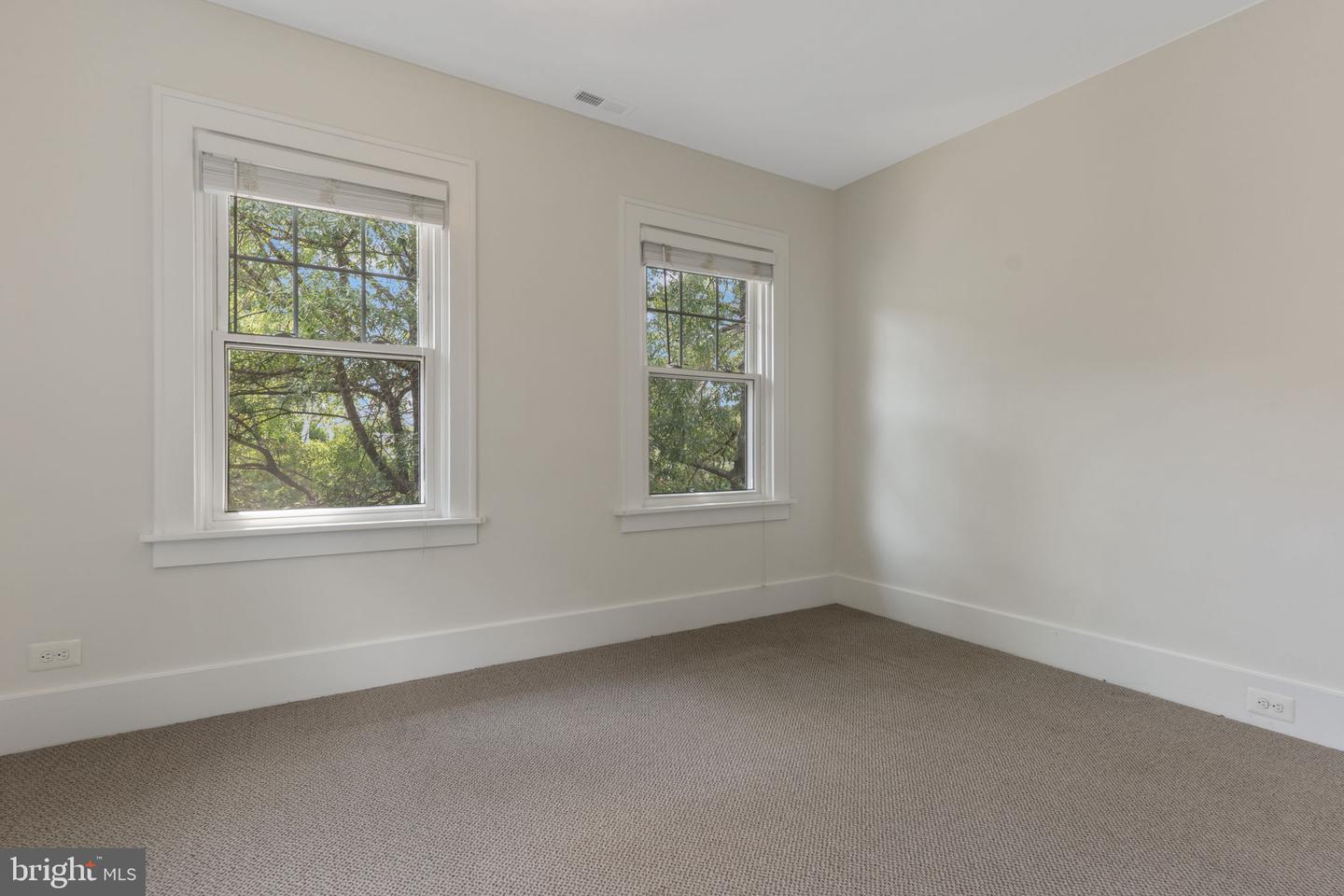 2629 WASHINGTON BLVD, ARLINGTON, Virginia 22201, 5 Bedrooms Bedrooms, ,3 BathroomsBathrooms,Residential,For sale,2629 WASHINGTON BLVD,VAAR2059484 MLS # VAAR2059484